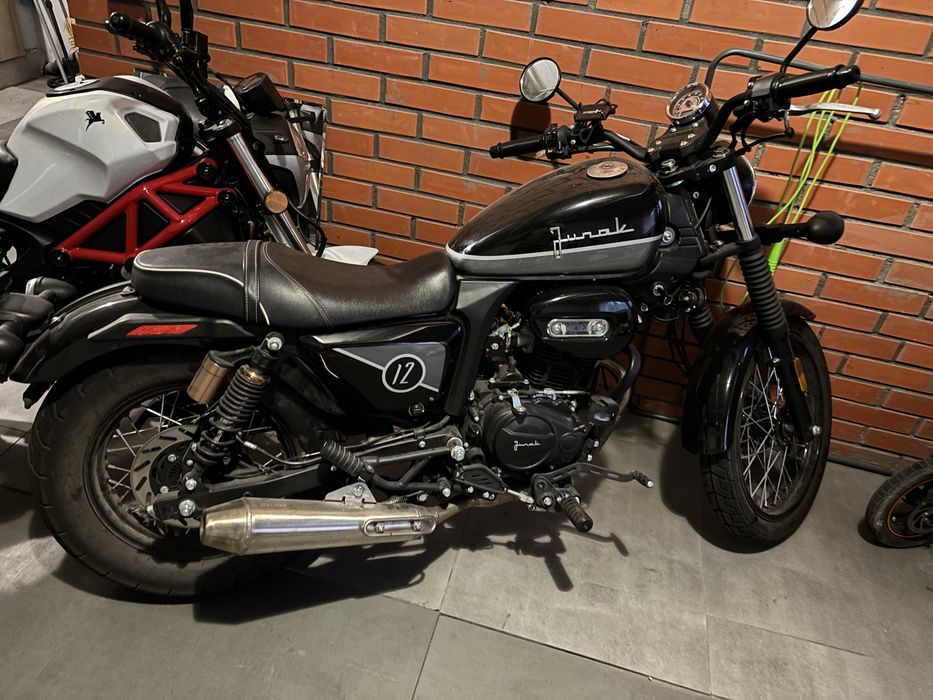Motocykl Junak M12 Cafe