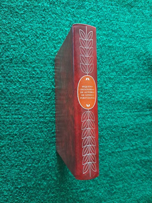 Pequeno Dicionário de Autores de Língua Portuguesa