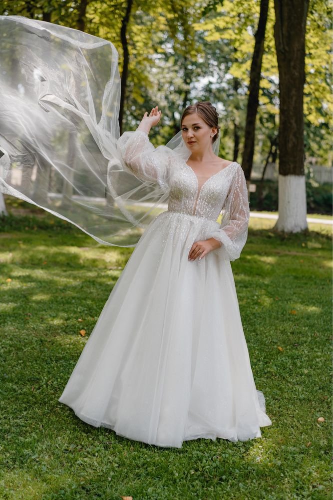 Весільна сукня /Жіноча сукня
