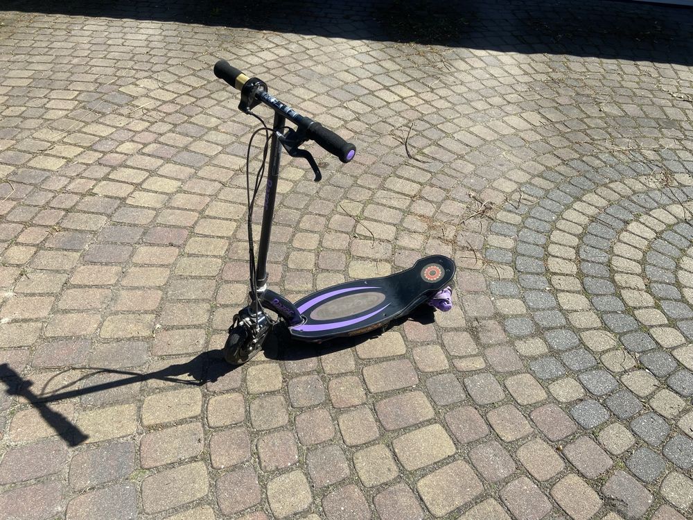 Hulajnoga elektryczna Razor power core e100