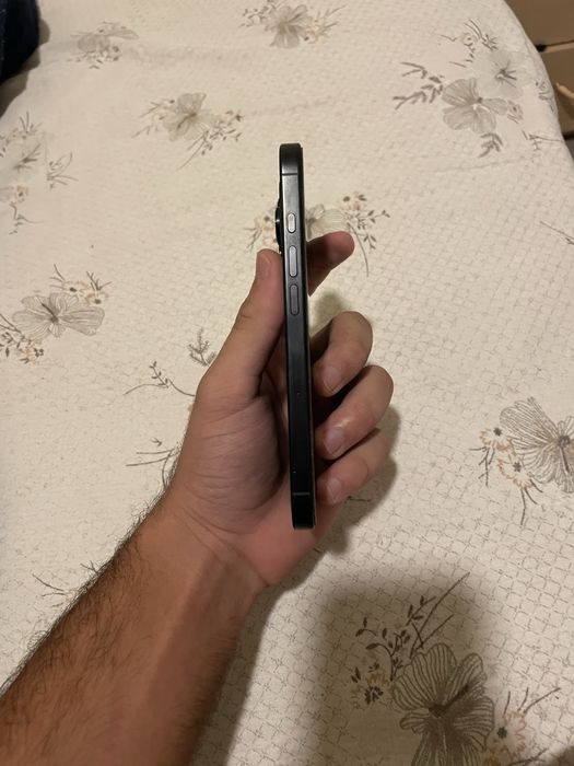 Iphone 16 pro 128gb, bateria 100%, esta muit novo, pouco tempo de uso.