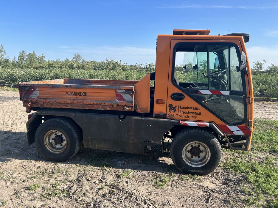 Ladog,samochód komunalny,idealna baza pod platforme sadownicza