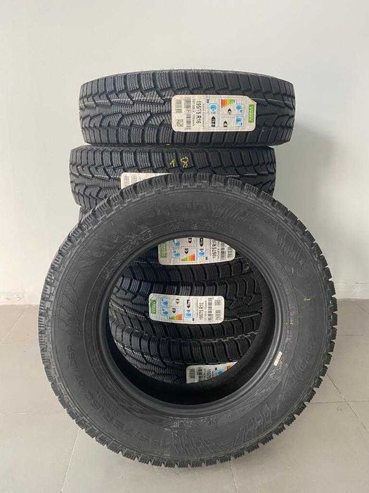 6 peneus novos NOKIAN 195/75R16    -  89,00 euros cada