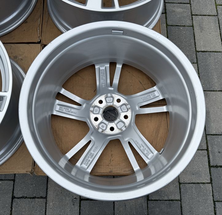 Oryginalne felgi Audi S3 A3 A4 A6 19" 5x112 8Y 8V 8P ET49 s-line