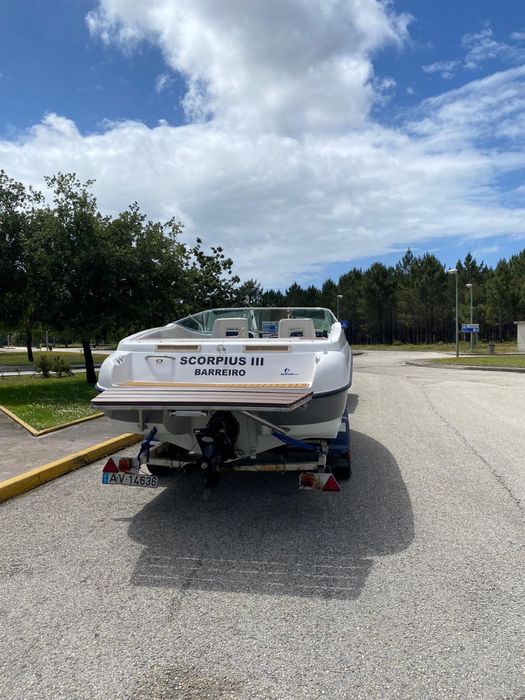 Caravelle 21 - Motor mercruiser 4.3 V6 - 9 lugares