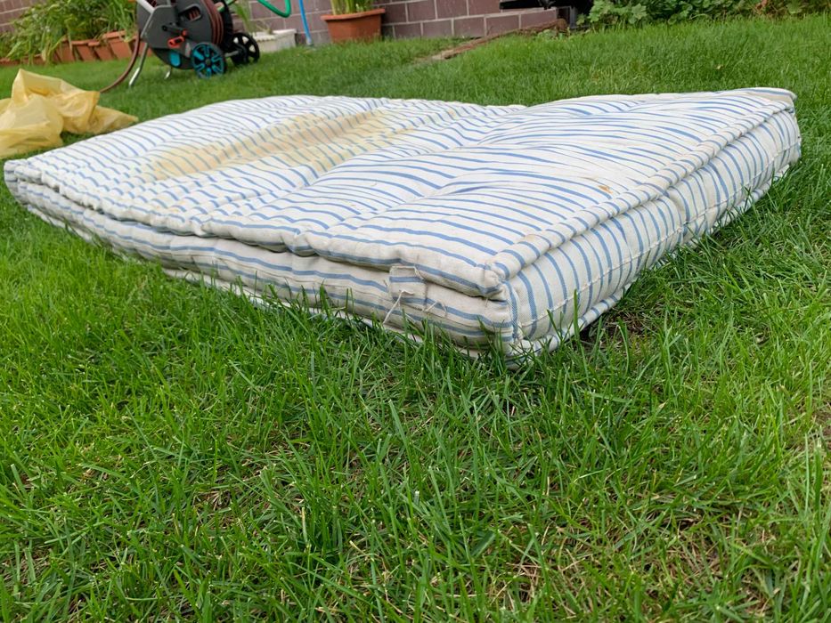 Bawełniany dziecięcy materac z czasów PRL