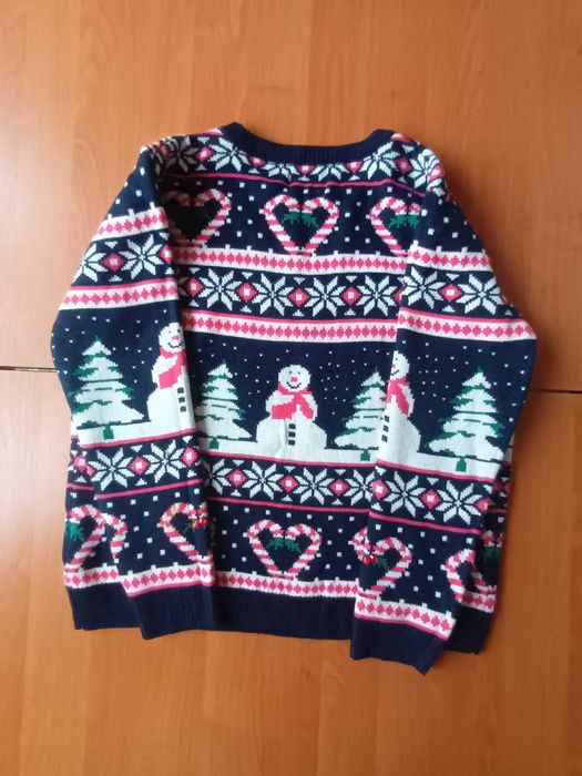 Жіночий різдвяний, новорічний светр.
Atmosphere