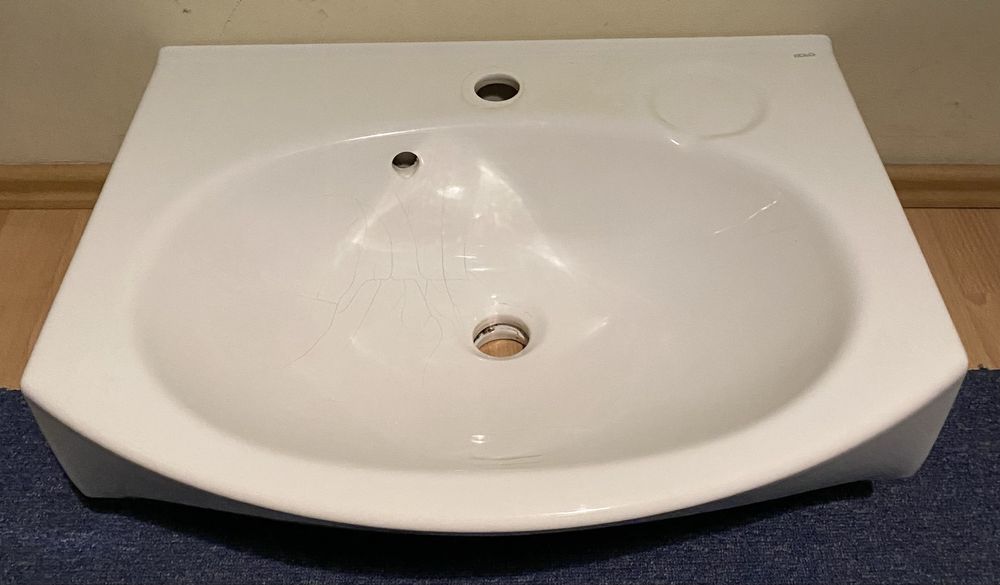 Umywalka łazienkowa marki KOŁO. GDAŃSK