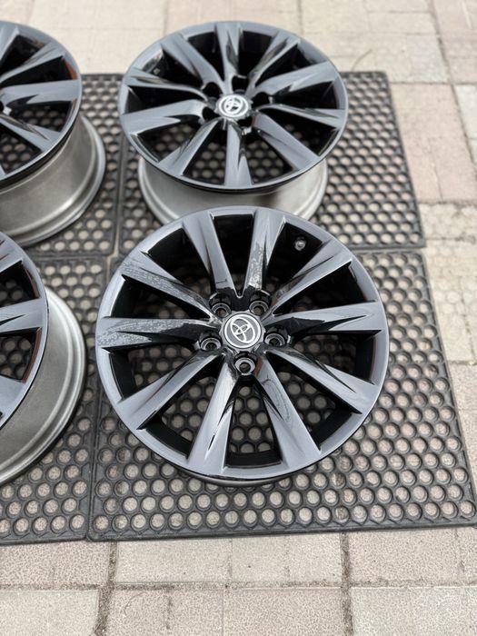 Диски оригінальні toyota Camry 70 avensis avalon rav4 lexus 5 114 r17