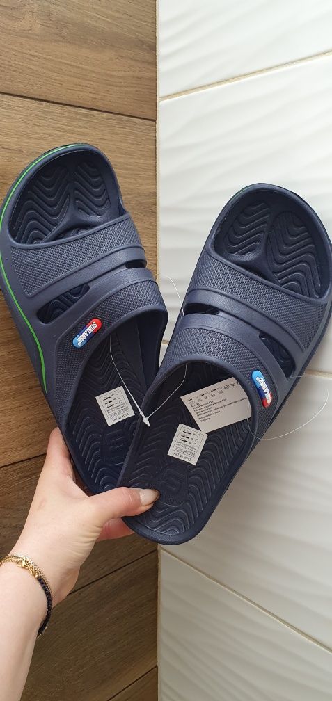 Klapki laczki basenowe plażowe na codzień 47 granatowe