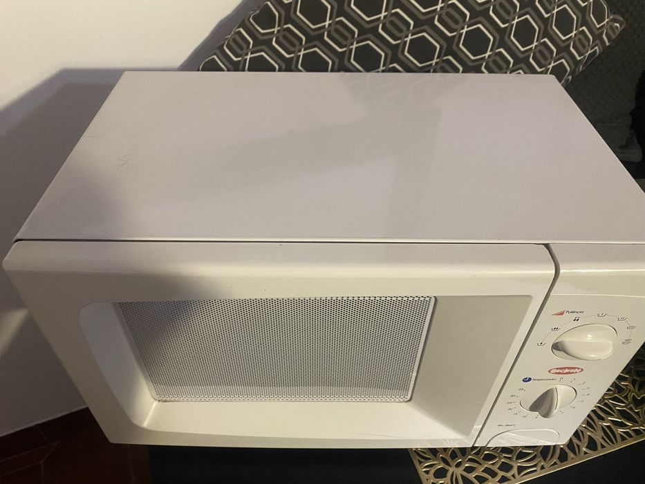 Maquina de Lavar Loiça Indesit e Microondas