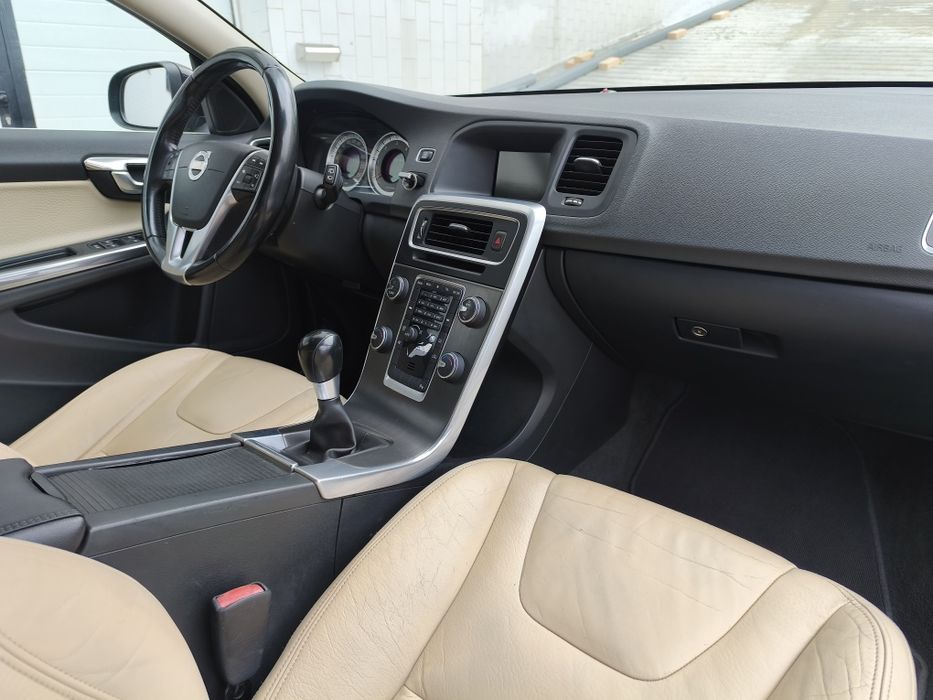 Volvo V60 2.0D 163cv