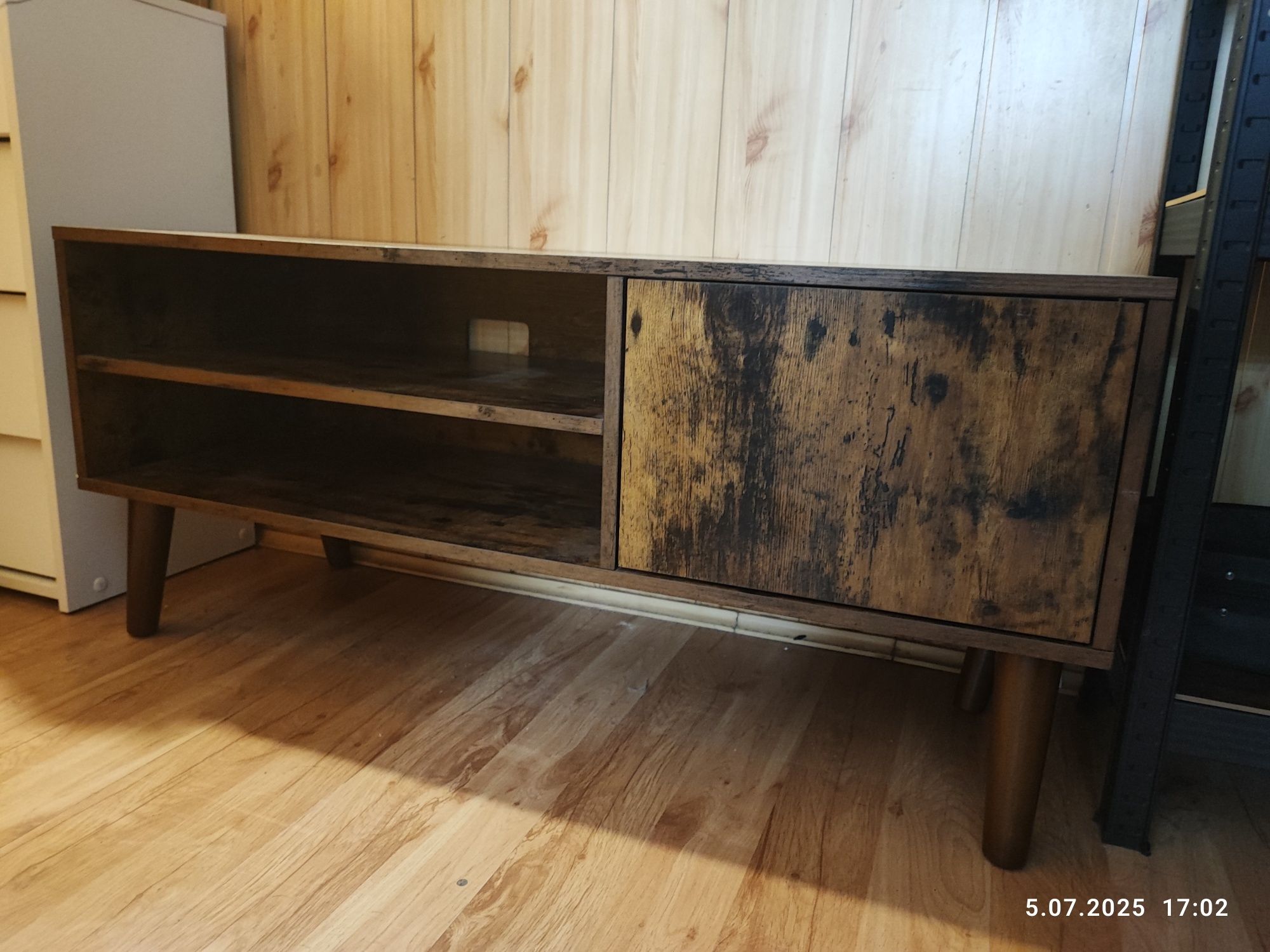 Szafka RTV w stylu loft