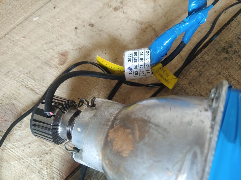 Продам лінзи та лампочки