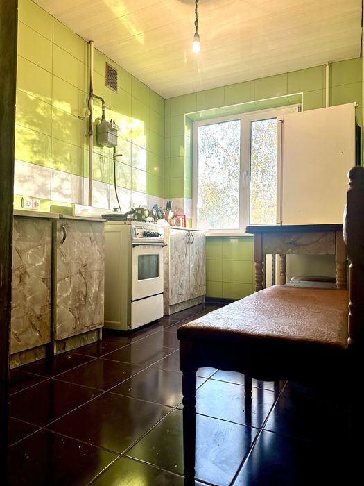 3-х « 8 лікарня» вул Чарівна, 4/9, не кутова