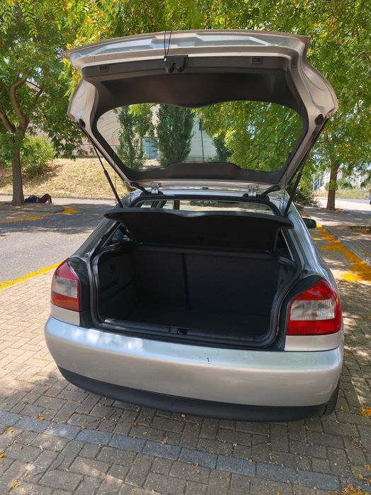 Audi A3 1.9TDi cinzento