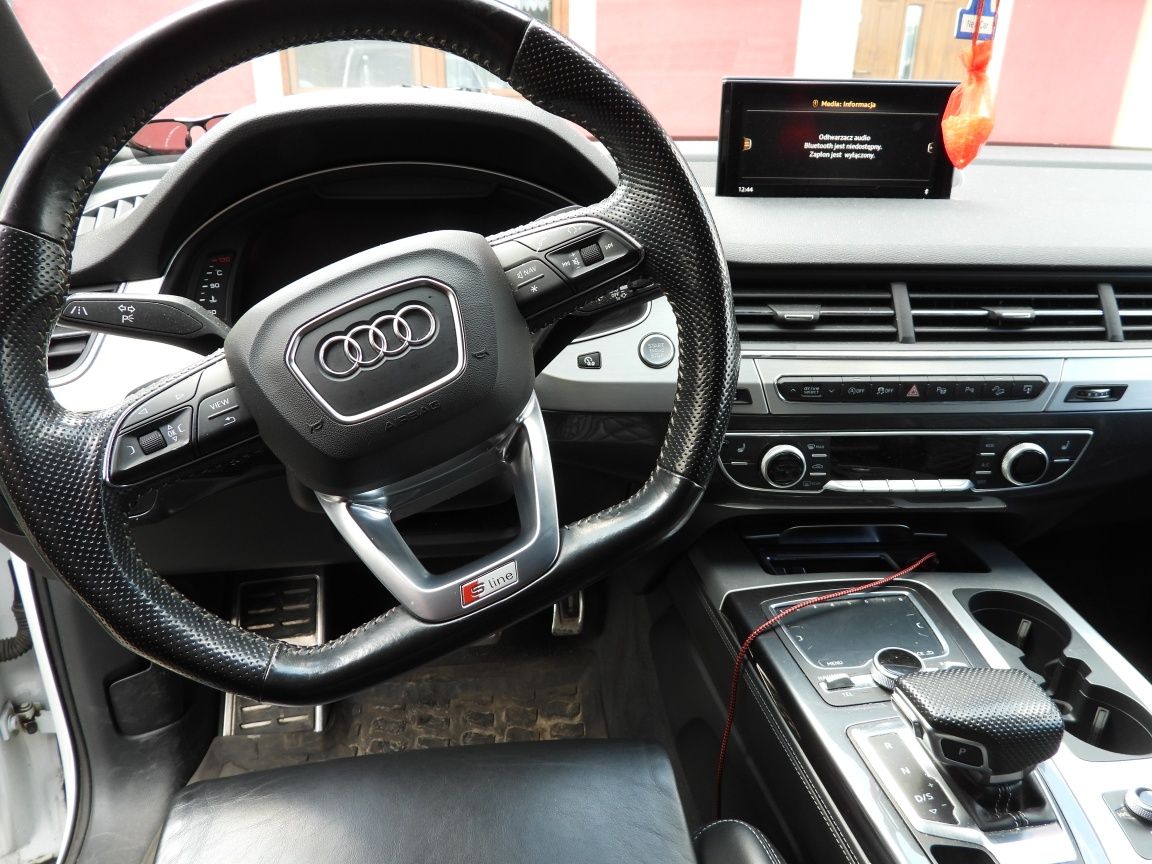 Audi Q7  3 x s-line oś skrętna