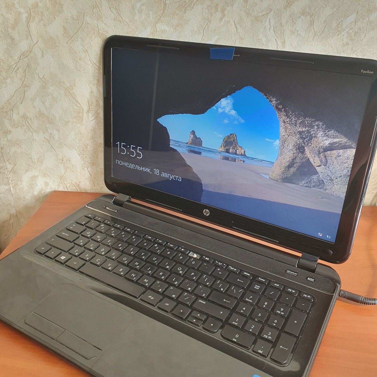 Ноутбук HP Pavilion Sleekbook 15-b079er
