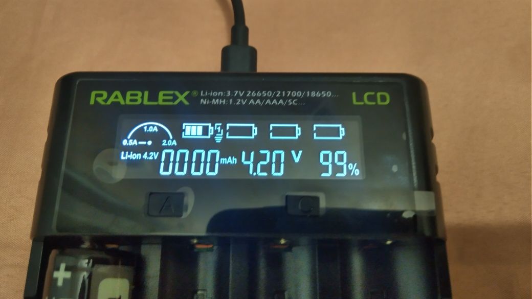 Зарядное устройство Li-ion 18650 Rablex RB405. С ёмкостью мАч, mAh