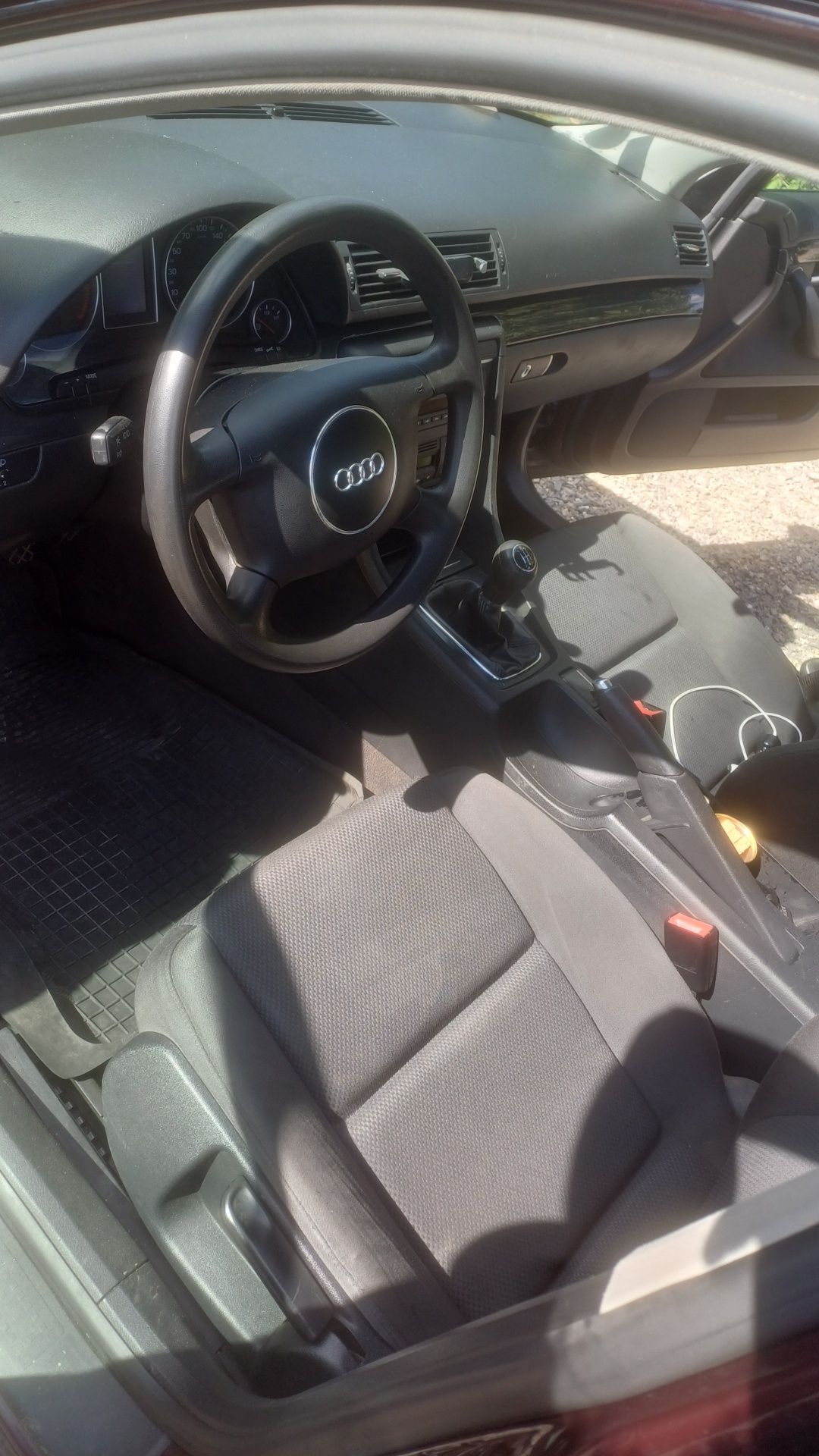 Sprzedam Audi A4b6 2.0