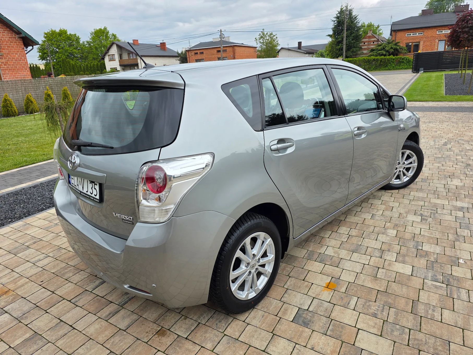 Toyota Verso 1.8 ALU Klimatro NAVI Panorama 2xPDC Bluetooth ANDROID Tempomat SERWIS