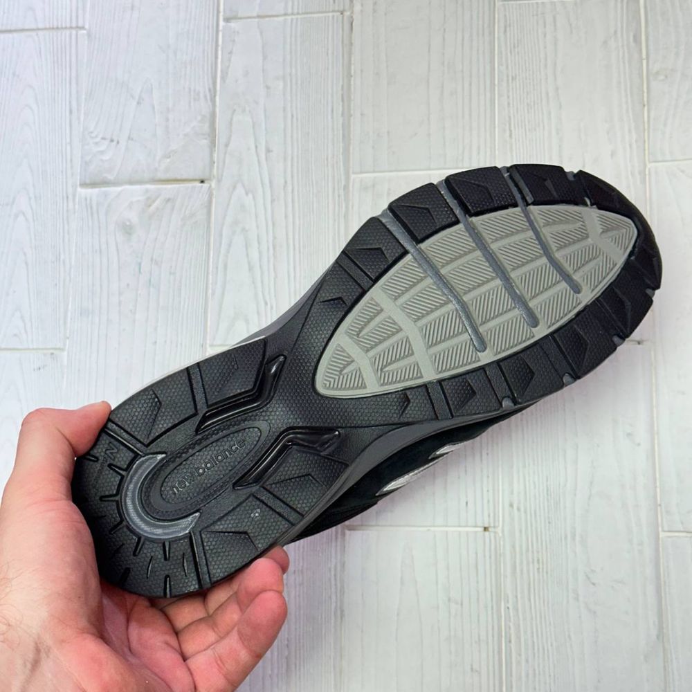 Чоловічі кросівки new balance 990v5