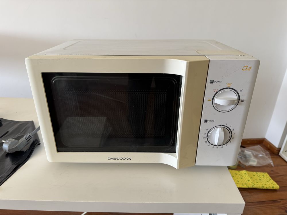 Microondas 1100W DAEWOO