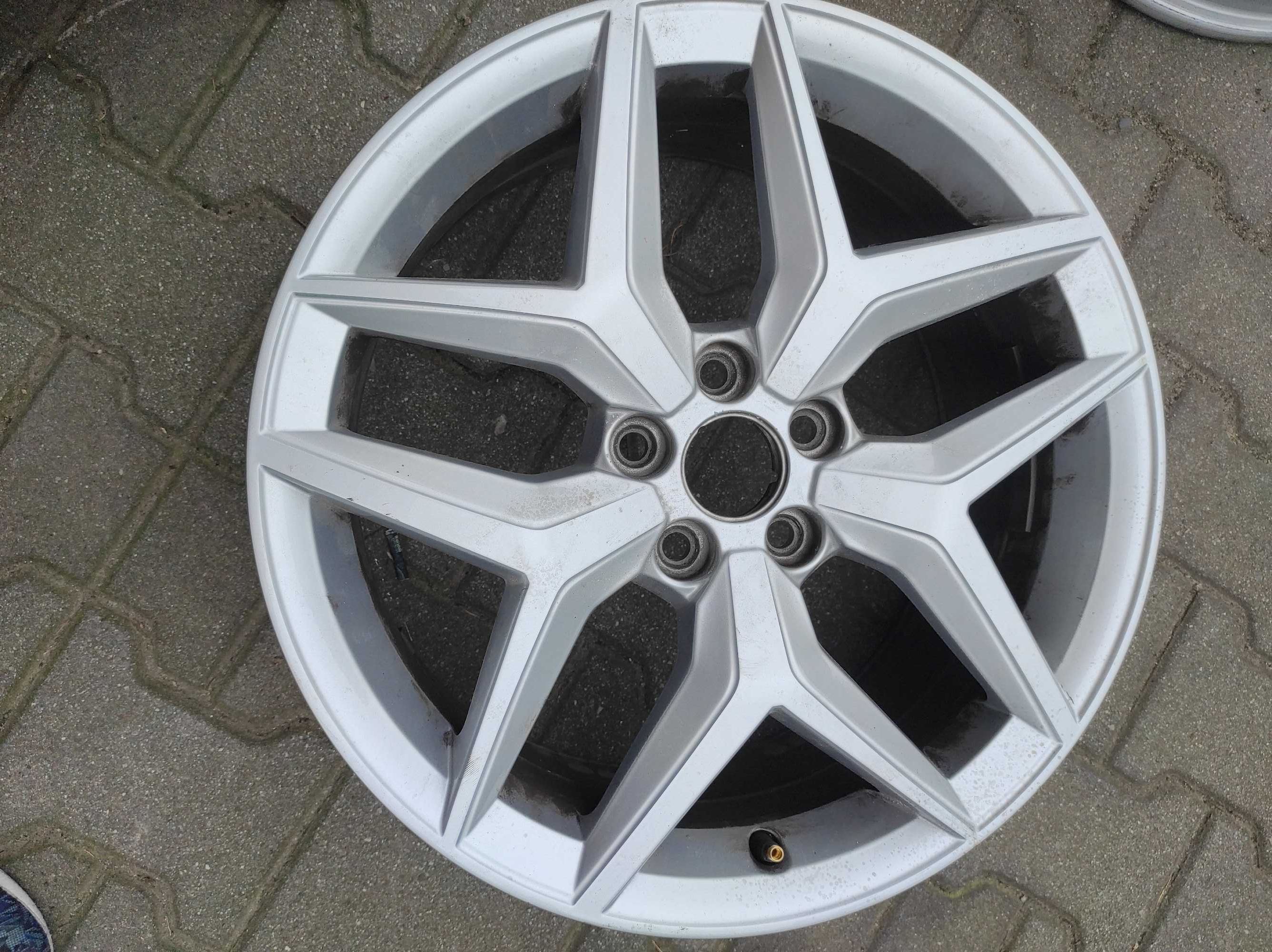 4x Felgi Aluminiowe 5x100 r17