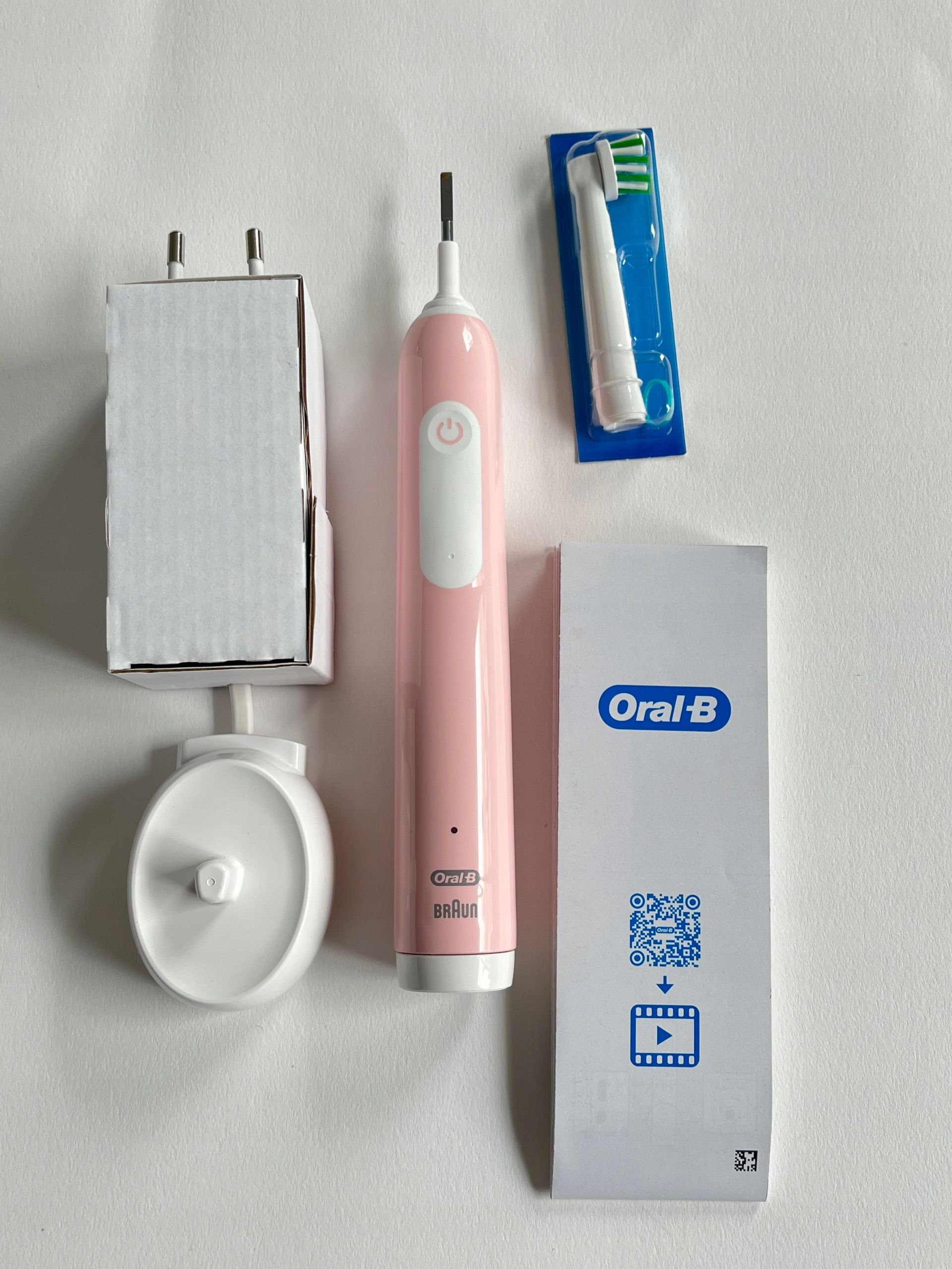 Szczoteczka elektryczna rotacyjna Oral-B Pro 1 Pink Cross Action