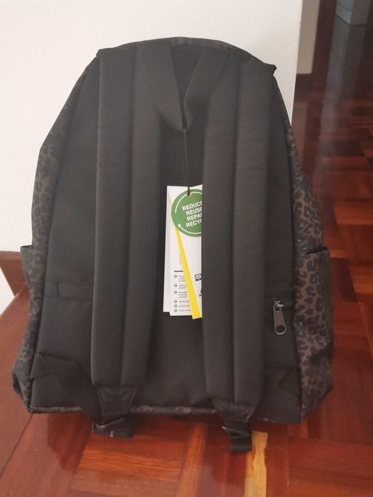 Mochila e estojo da eastpak novos