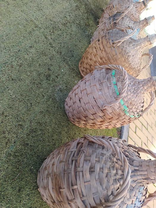 Garrafões de vidro empalhados de 20L e de 10L