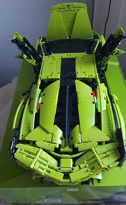 Lego technic 42115 - Lamborghini Sian - olbrzymi model