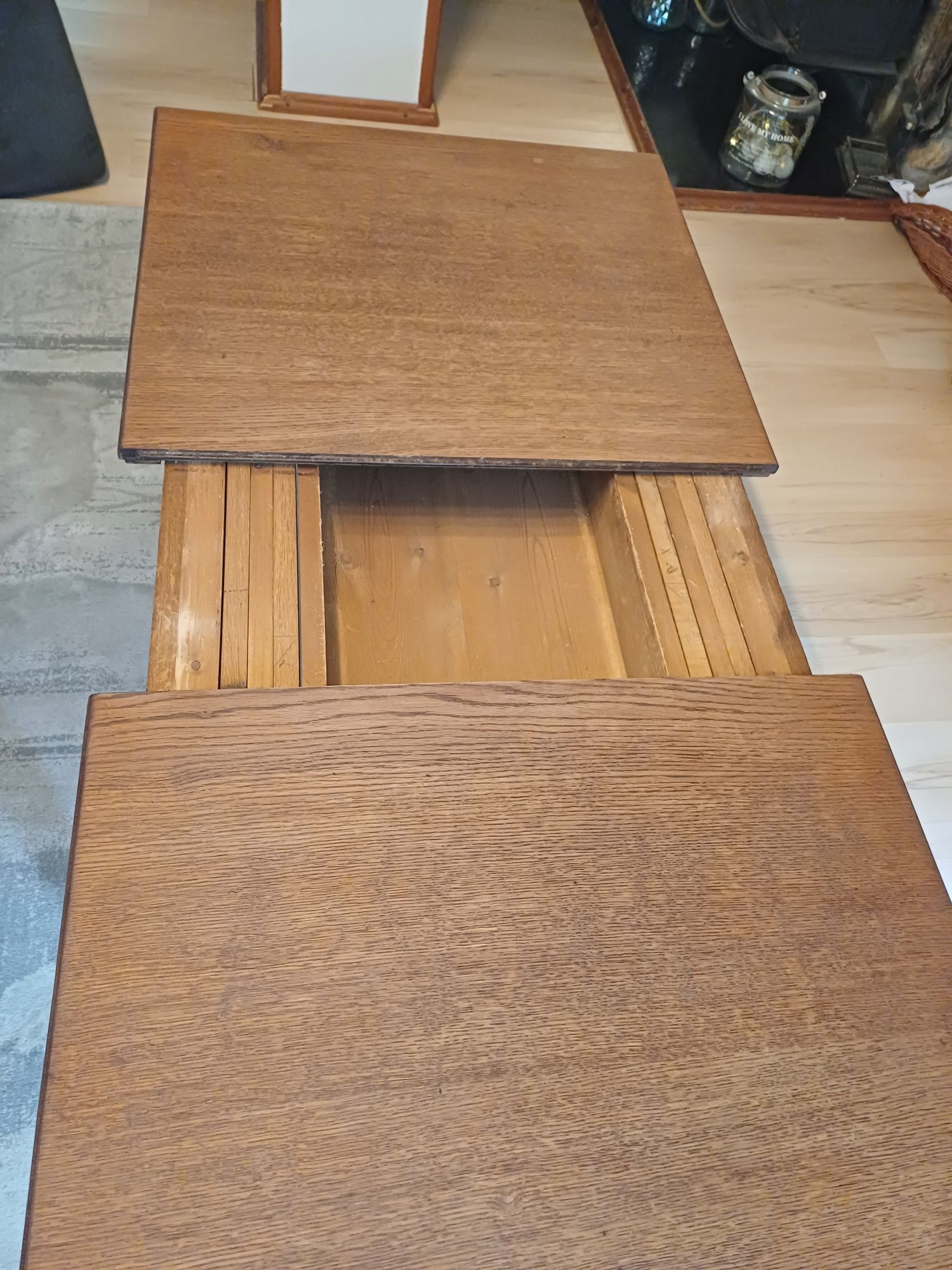 Sprzedam używany drewniany stół
