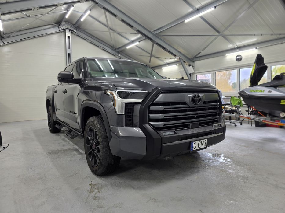Toyota Tundra 2023 3,5.ZAMIANA