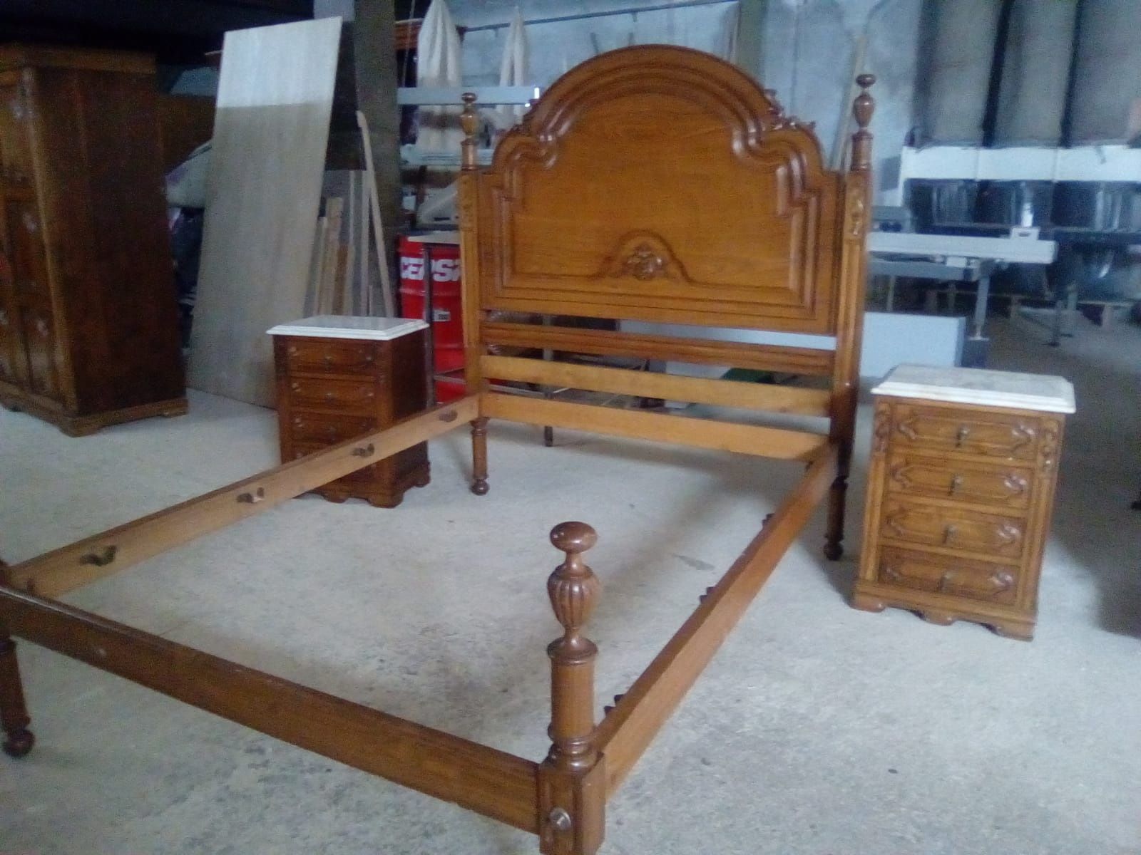 Mobília de quarto e outros artigos