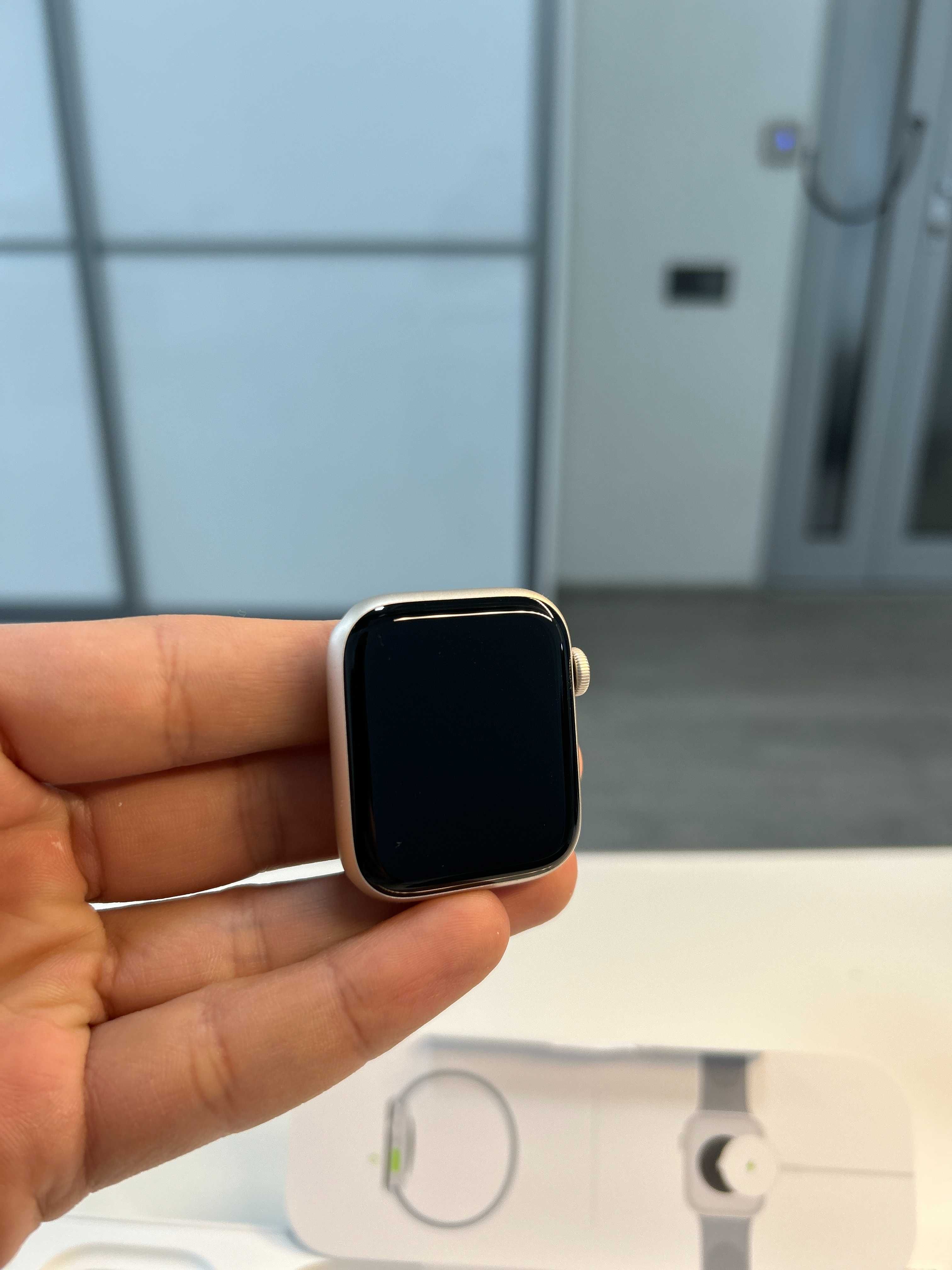 Оплата частинами! Apple Watch Series SE 2 GPS 44mm Starlight