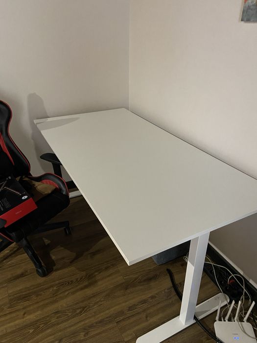Стіл для Компʼютера або для повсякденних задач