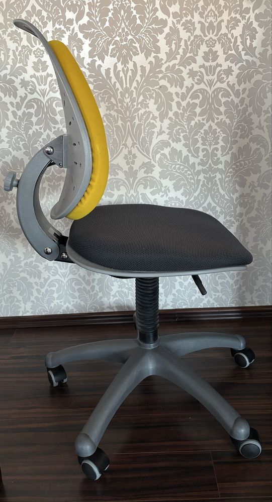Krzesło Kettler Berri obrotowe biurowe regulowane 116-188 cm