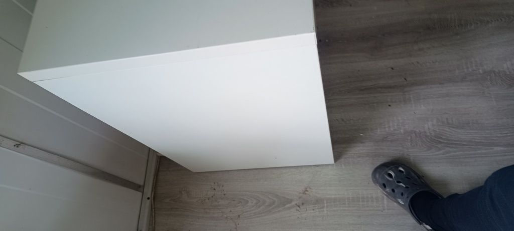 Białe biurko szerokość 75 cm