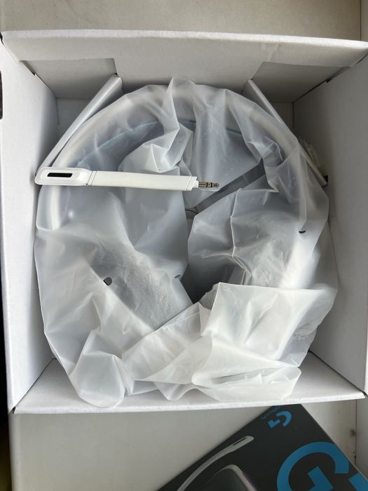 Продам наушники logitech G733