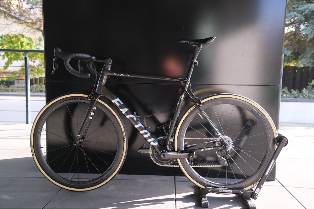 Factor O2 VAM / 56 / Sram Red AXS / Schmolke SL45 / KULT BIKE