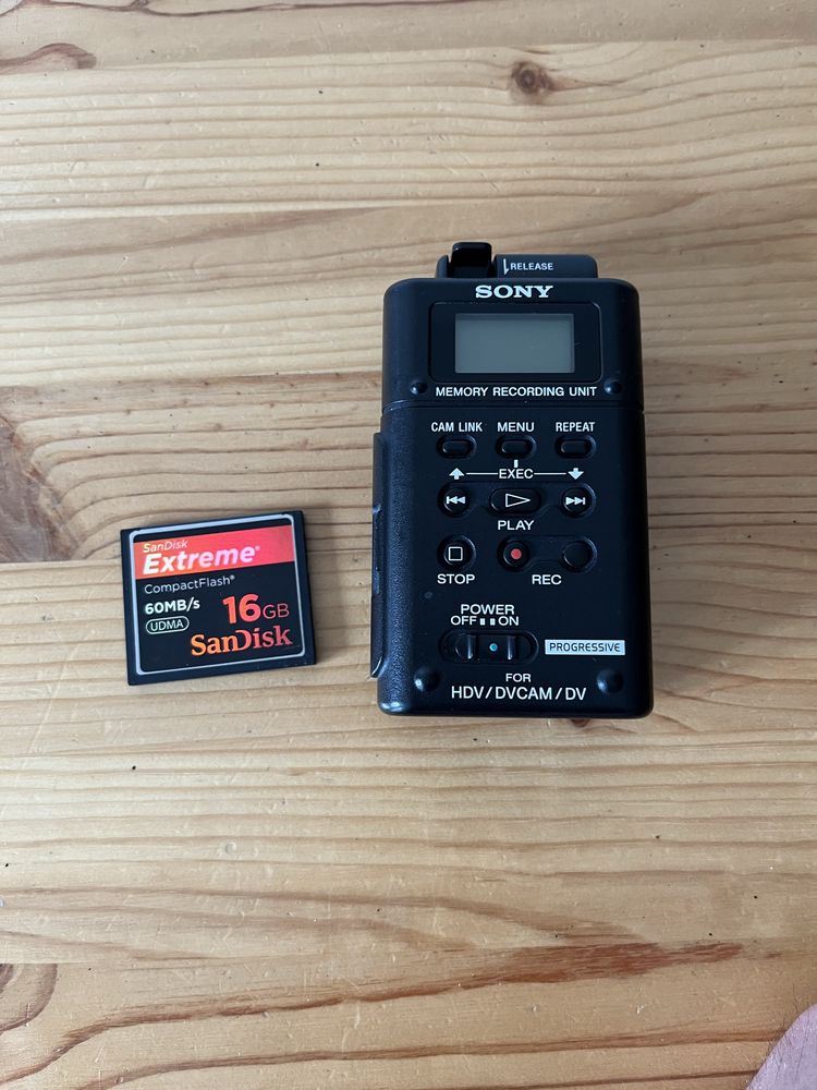 Rekorder Sony HVR-MRC1 z kartą CF 16gb