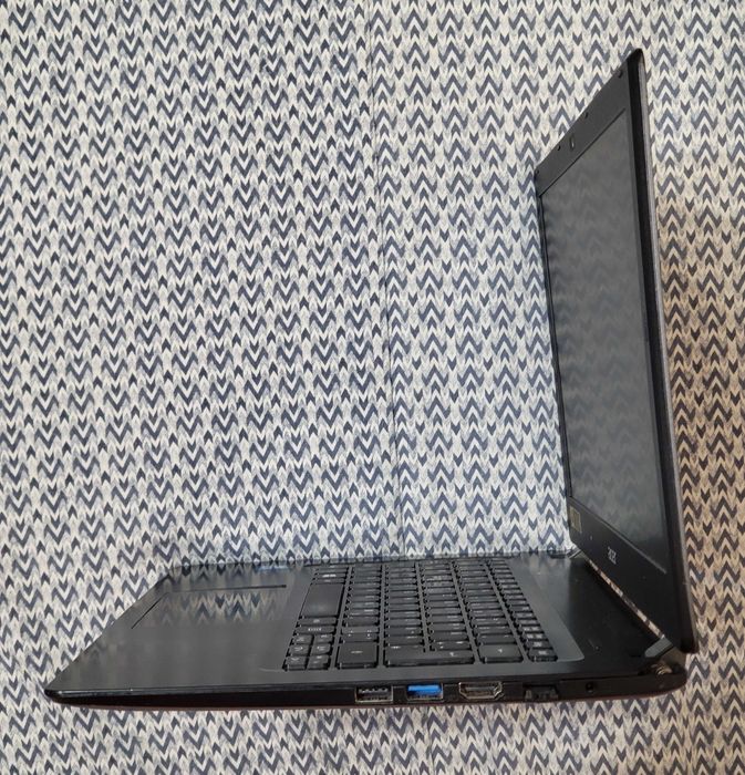 Acer V3-371 Під відновлення або на запчастини