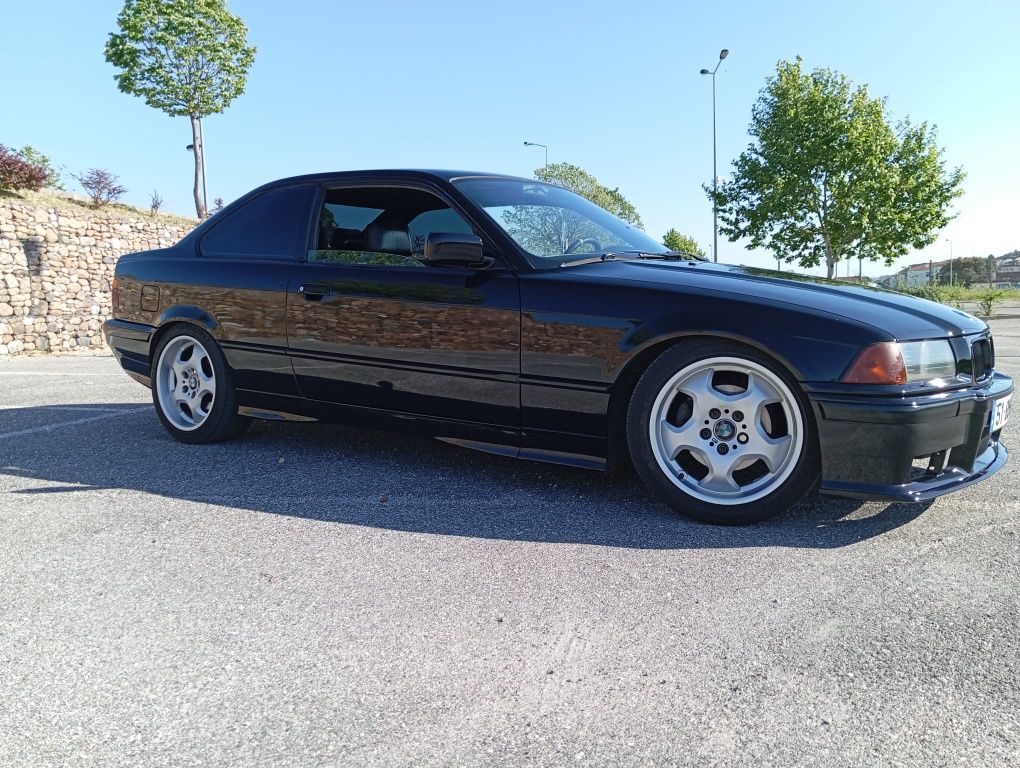 BMW E36 coupe 320i (motor 2.8i)