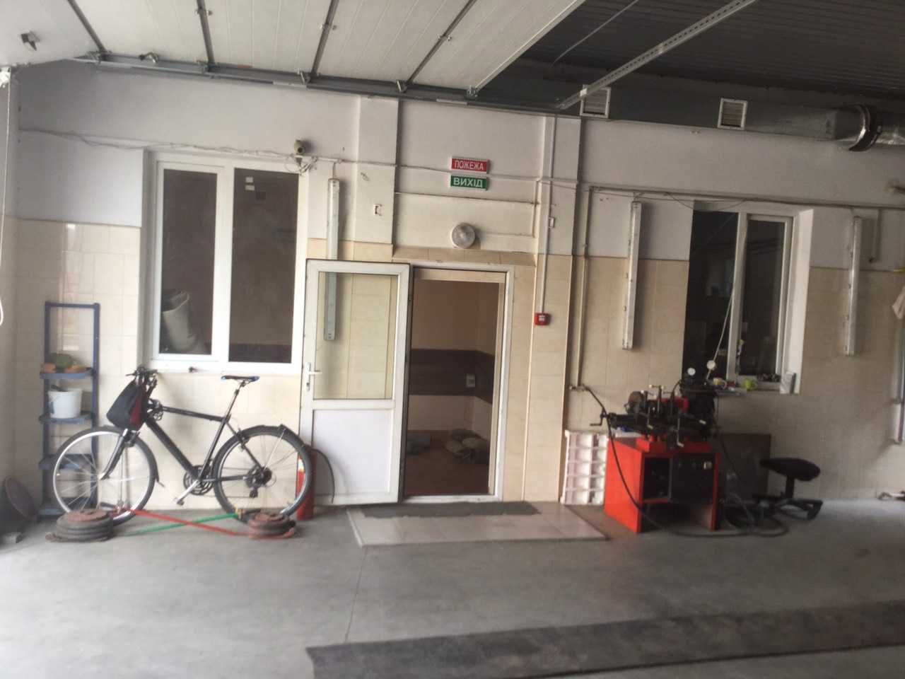 (3) Продам СТО район Ближнє Замостя 9006