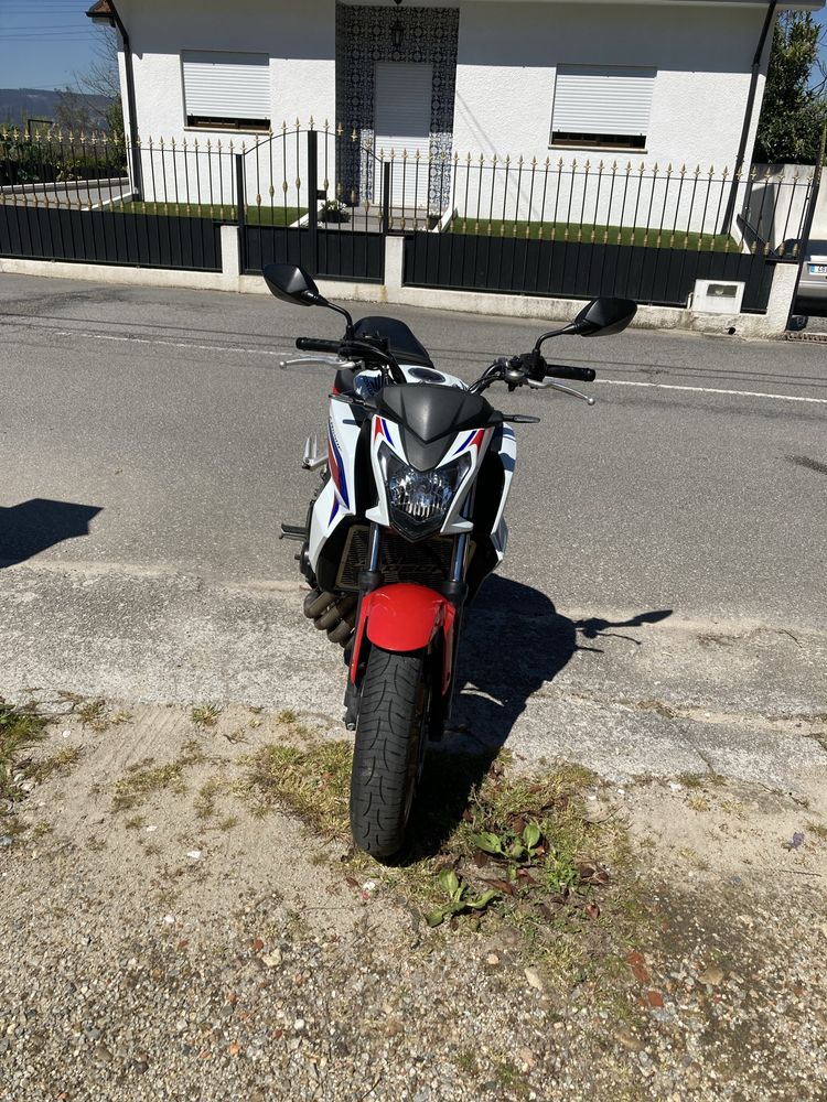 Moto Honda CB 650F