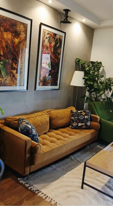 Sprzedam stylową kanapę w świetnym stanie – musztardowy welur