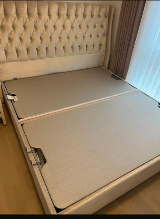 Piękne łóżko sypialniane