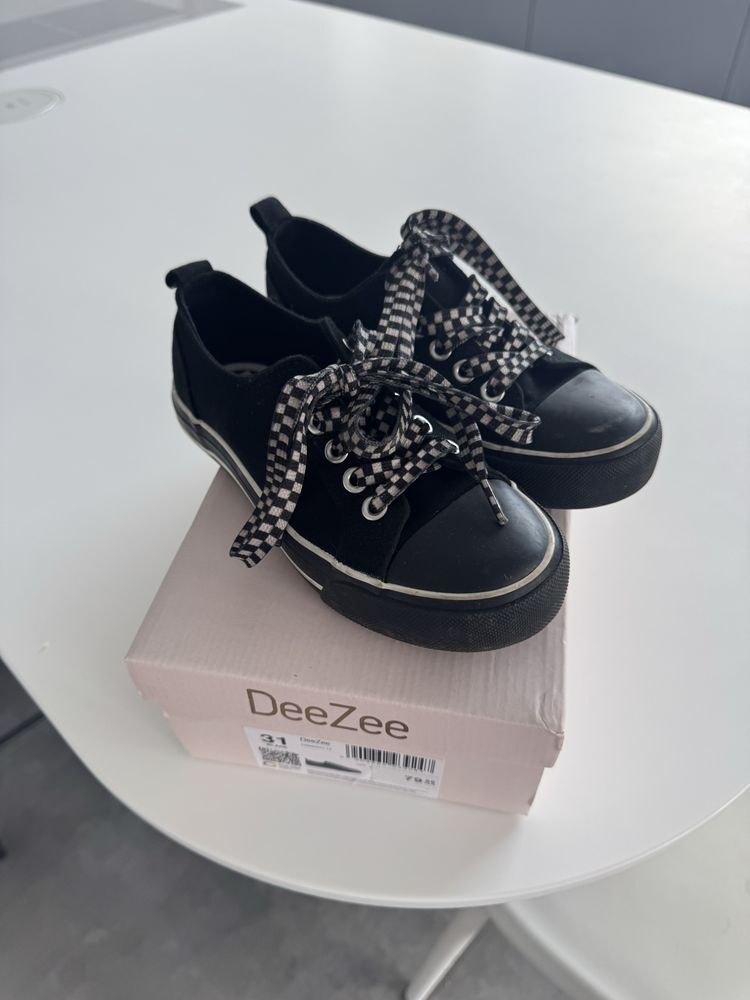 Trampki, buty 31