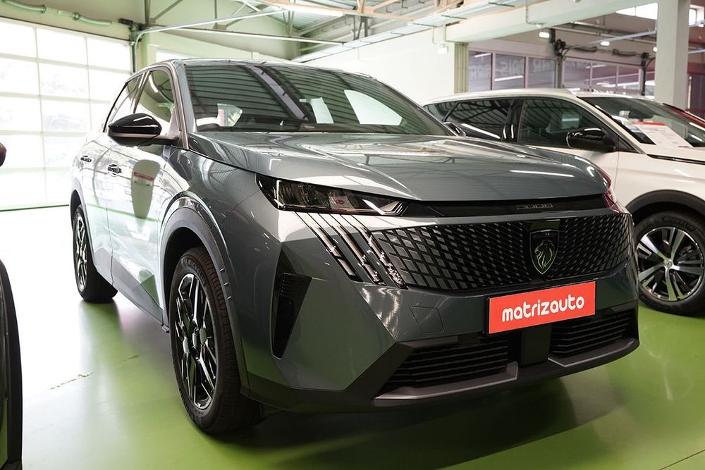 Peugeot 3008 1.2 Hybrid Allure e-DCS6